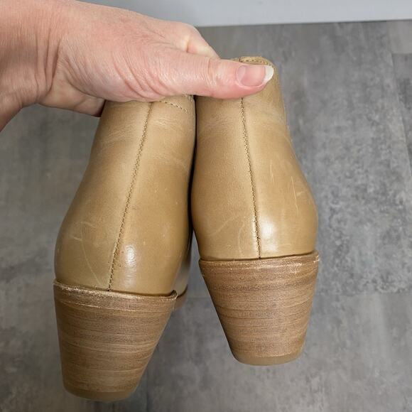Nisolo Mia Everyday Ankle Bootie Size 9 in Almond - Picture 9 of 13